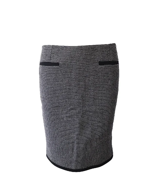 Max Mara Tweed Pencil Skirt in Black Wool