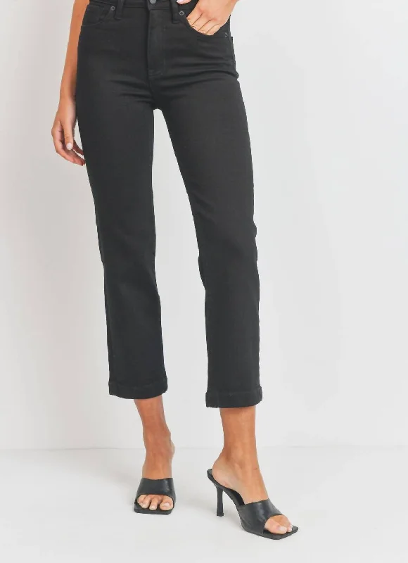 Women's Classic Relaxed Straight Jeans In Black