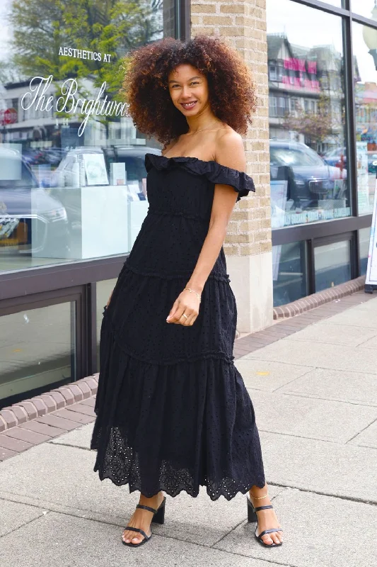 Petite Off the Shoulder Tiered Maxi Dress (Black)